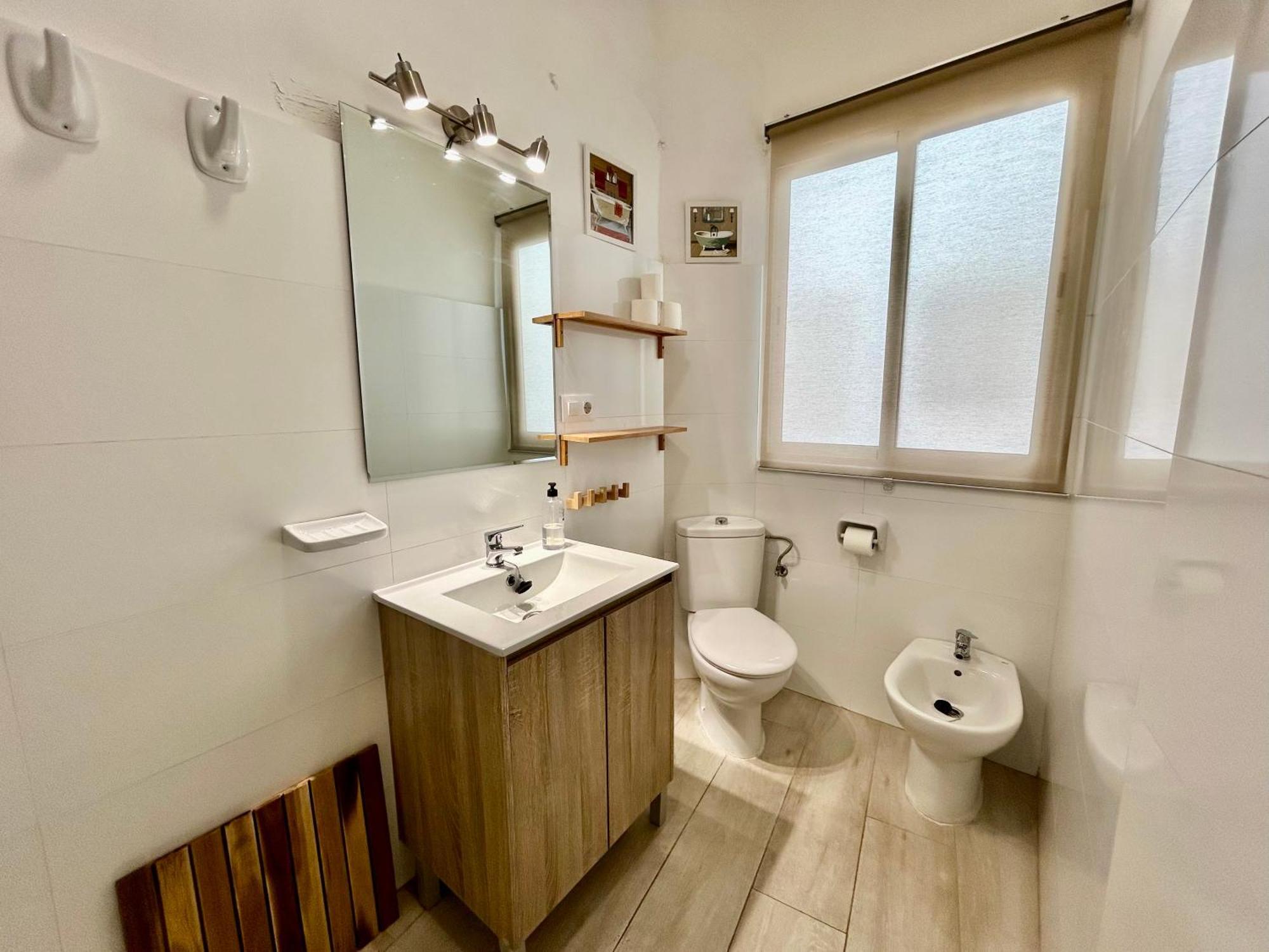 Acogedor Apt 8Pax 4Bdr 2Bth- Cozyhomesevilla2 Экстерьер фото